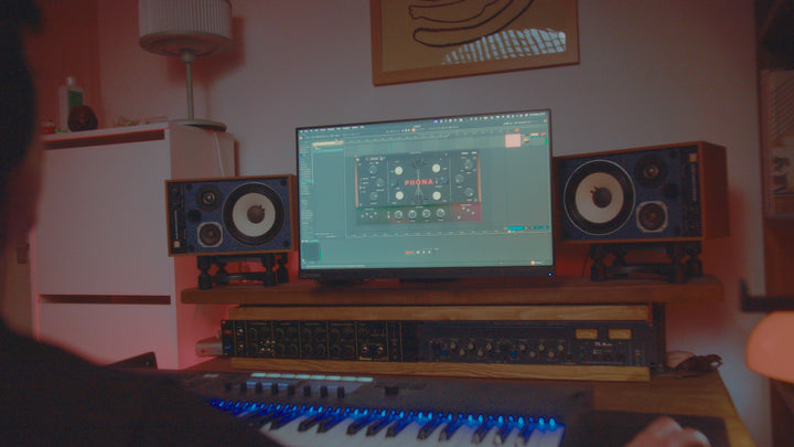 PHONA: Vocals and Synths